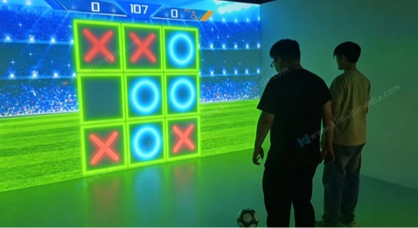 Multi Ball wall game لعبة الجدار متعدد الكرات