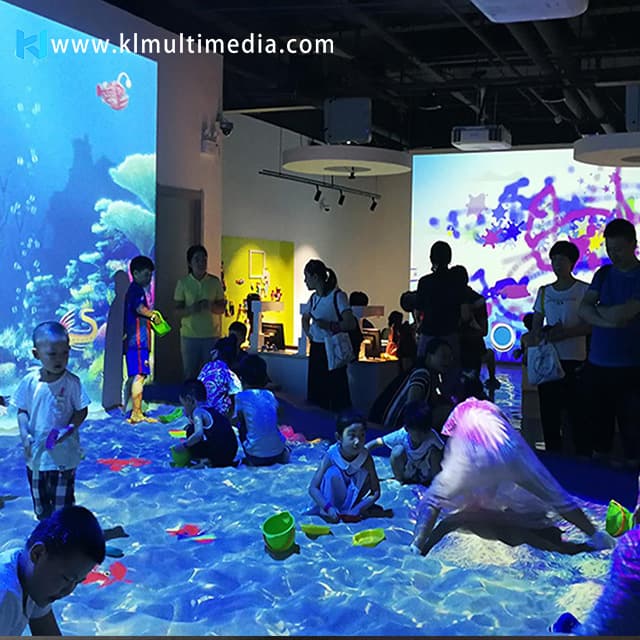 الشاطئ الرملي التفاعلي