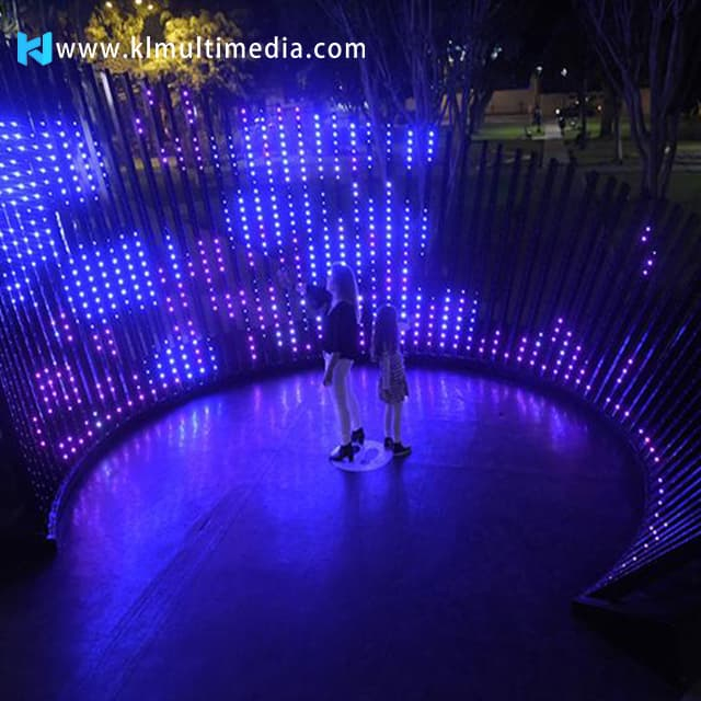 الألعاب التفاعلية بالضوء والصوت