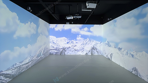 الجبال الشاسعة المغطاة بالثلوج